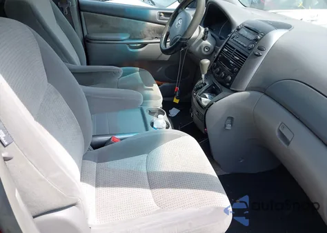 2006 Toyota Sienna Le z USA, uszkodzony, nr VIN 5TDZA23C66S553313